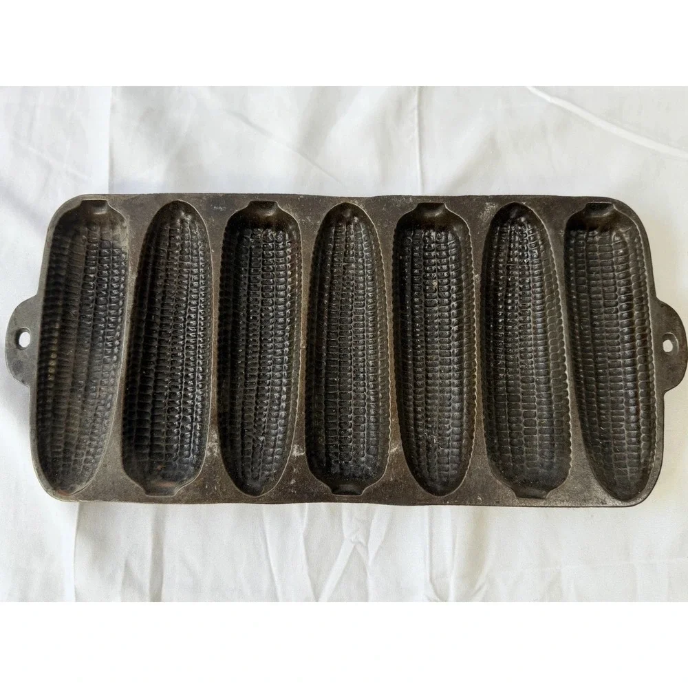 Vintage Cast Iron 7 Ear Corn Bread Muffin  Pan Mold Camping Baking Cook‎